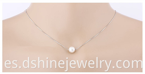 Single Pearl Pendant Necklace